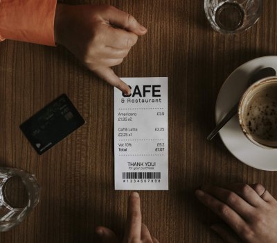 Paper mockup, coffee table flat lay psd Paper mockup, coffee table flat lay psd